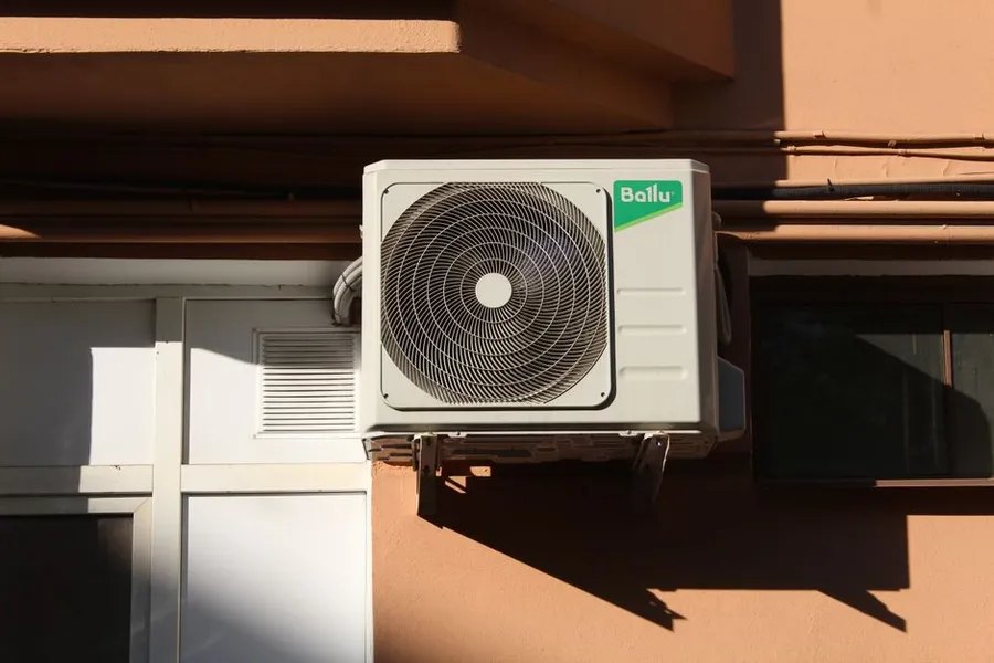 Unità esterna climatizzatore — un Carrier a Parma Unità esterna di un Carrier a Parma